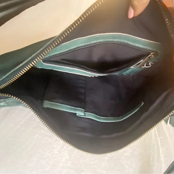 Latico Callie Crossbody bag - Picture 6 of 6